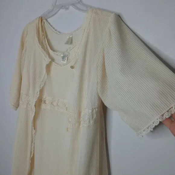 Vintage Saramae nightgown set - Picture 4 of 11